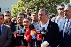 Özgür Özel'den, Bursa Büyükşehir Belediye Başkanlığı görevinden uzaklaştırılan Bozbey'e cezaevinde ziyaret