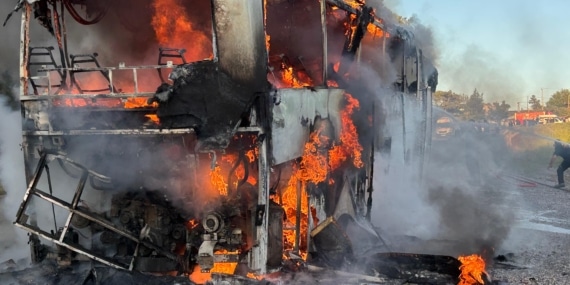 Marmaris'te tur otobüsü yandı