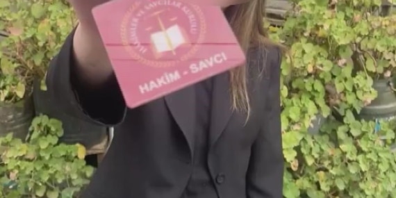 Ataşehir'de tartıştığı sürücüye sahte hakim kartı gös