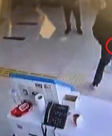 BANKA ŞUBESİNDE SATIRLA GASP GİRİŞİMİ: MASKELİ ŞÜPHELİ KISA SÜREDE YAKALANDI