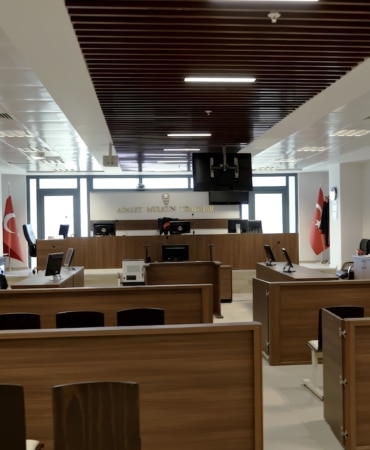 KIRIKKALE'DE BOŞANMA AŞAMASINDAKİ GELİNİNİ VE KIZ KARDEŞİNİ ÖLDÜREN SANIK HAKİM KARŞISINDA