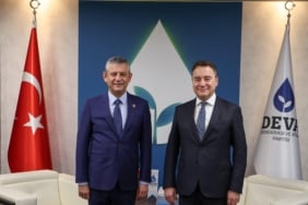 CHP GENEL BAŞKANI ÖZEL: "ANAYASAL ZORUNLULUK SÜRECİNDE OLDUĞUMUZ KONUSUNDA HEMFİKİR OLDUK"