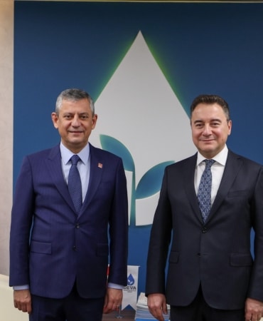 CHP GENEL BAŞKANI ÖZEL: "ANAYASAL ZORUNLULUK SÜRECİNDE OLDUĞUMUZ KONUSUNDA HEMFİKİR OLDUK"