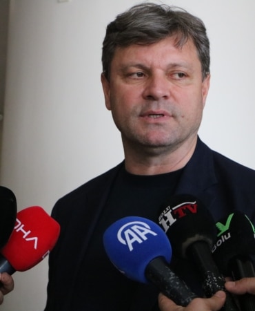 ERTUĞRUL SAĞLAM: "ARTIK İKİ TAKIMLI ŞAMPİYONLUK YARIŞI İZLEMEYELİM"