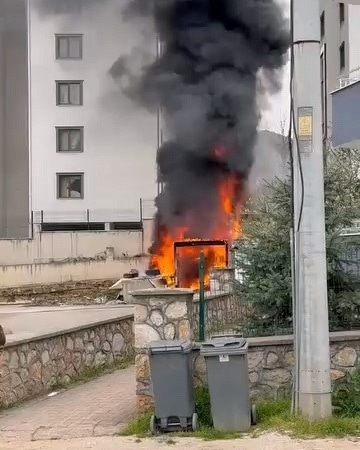 DEPODA ÇIKAN YANGINDA TÜP BOMBA GİBİ PATLADI