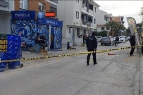 ÜNİVERSİTE HOCASINA MAGANDA KURŞUNU BİR İŞLETMEYİ KURŞUNLAYAN MAGANDALAR YEMEK YİYEN ÜNİVERSİTE HOCASINI ÖLDÜRDÜ