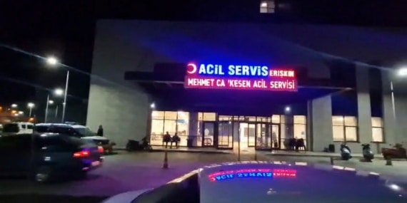 TARTIŞTIĞI KADINI ÖLDÜRDÜ, ARDINDAN BİLEKLERİNİ KESTİ