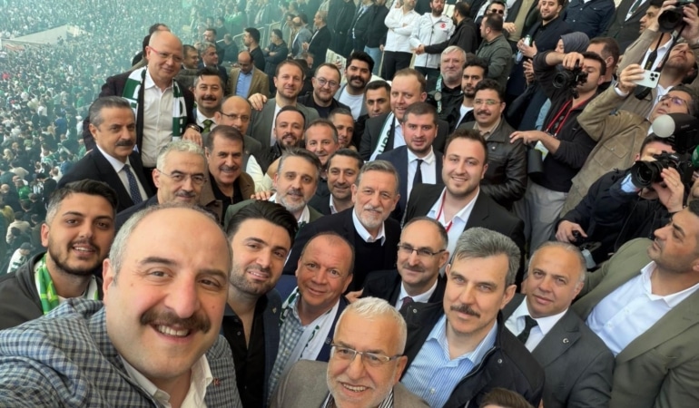 TBMM KOMİSYON BAŞKANI MUSTAFA VARANK VARANK, BURSA PROTOKOLÜYLE ŞAMPİYONLUĞU KUTLADI