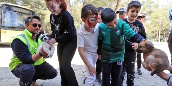 BURSA'DA ÇOCUKLAR PATİLİ DOSTLARLA BULUŞTU