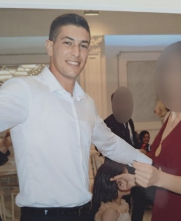 DÜĞÜN GECESİ ŞÜPHELİ ŞEKİLDE ÖLEN UZMAN ÇAVUŞUN EŞİNİN YARGILANMASINA BAŞLANDI TUTUKSUZ YARGILANAN GELİN HAKKINDA ADLİ KONTROL ŞARTI GETİRİLDİ