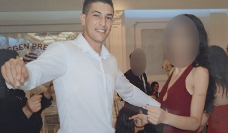 DÜĞÜN GECESİ ŞÜPHELİ ŞEKİLDE ÖLEN UZMAN ÇAVUŞUN EŞİNİN YARGILANMASINA BAŞLANDI TUTUKSUZ YARGILANAN GELİN HAKKINDA ADLİ KONTROL ŞARTI GETİRİLDİ