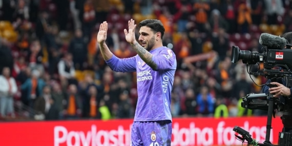 GALATASARAYLI TARAFTARLARDAN GÜNAY GÜVENÇ'E DESTEK