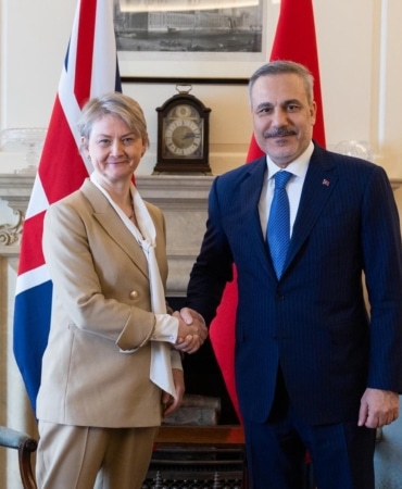 DIŞİŞLERİ BAKANI FİDAN, İNGİLTERE'DE DIŞİŞLERİ BAKANI FİDAN, İNGİLİZ MEVKİDAŞI COOPER İLE BİR ARAYA GELDİ TÜRKİYE VE İNGİLTERE ARASINDA STRATEJİK ORTAKLIK ÇERÇEVE BELGESİ İMZALANDI