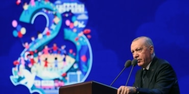 CUMHURBAŞKANI ERDOĞAN: "İNSANLIK ZİNCİRİNİN EBEDİYET HALKASI OLAN SİZ ÇOCUKLARIMIZ GELECEĞİMİZİ ŞEKİLLENDİRECEKSİNİZ"