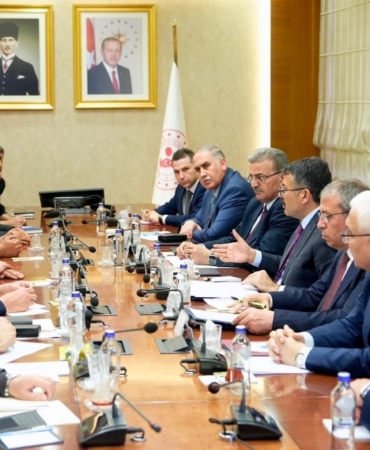 İÇİŞLERİ BAKANLIĞI: "MADEN İŞÇİLERİNİN EYLEMLERİNİ DEĞERLENDİRMEK AMACIYLA, İŞÇİ VE İŞVEREN TARAFLARI ARASINDA GÖRÜŞME GERÇEKLEŞTİRİLMEKTEDİR"