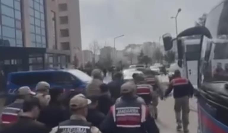 SİVEREK'TE "SAHTE ÇÜRÜK RAPORU" OPERASYONU: 10 TUTUKLAMA