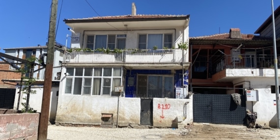 NAMAZ İÇİN UYANDI, OĞLUNU BANYODA ÖLÜ BULDU