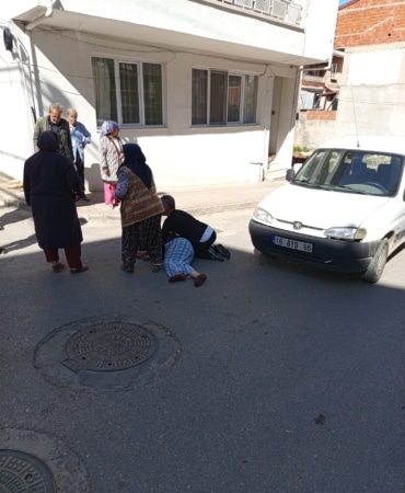 YOLUN KARŞISINA GEÇERKEN TİCARİ ARACIN ÇARPTIĞI YAŞLI KADIN HAYATINI KAYBETTİ