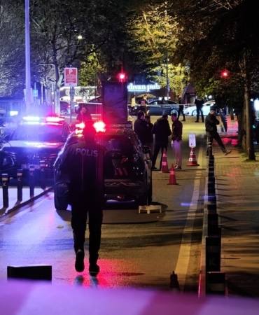 KADIKÖY'DE RESTORANA SİLAHLI SALDIRI: TARTIŞMANIN ARDINDAN MEKANI KURŞUNLADI