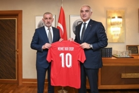 Bakan Ersoy, TFF Başkanı Hacıosmanolu'nu kabul etti