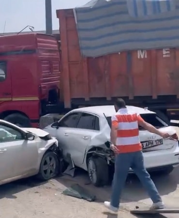 Bursa'da 4 aracın karıştığı zincirleme kaza; 1'i çocuk 5