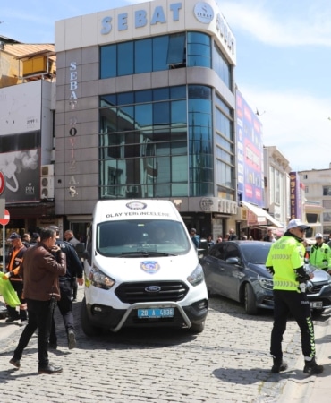 Döviz bürosunda silahlı kavga; 1 yaralı