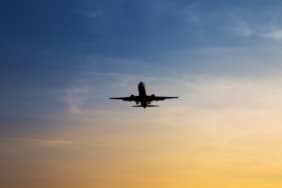 İran'dan bazı ülkelere uçak seferleri yeniden başladı