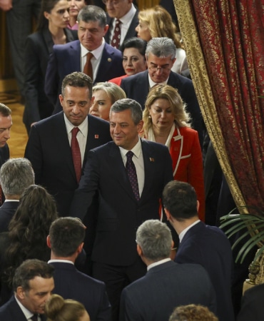 Özgür Özel: Milletin elimize verdiği bayrağı bırakmayız