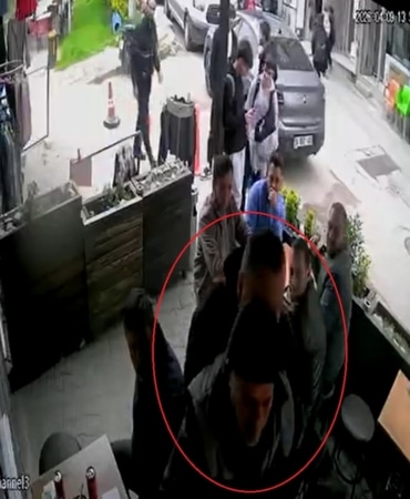 Restoranda nefes borusuna yiyecek kaçan kişiyi, Heimlich manev