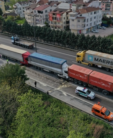 TEM’de 6 TIR zincirleme kazaya karıştı; Ankara yönünde ul