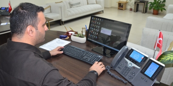 Görme engelli santral memuru yaklaşık 3 bin telefon numarasını hafızasında tutuyor