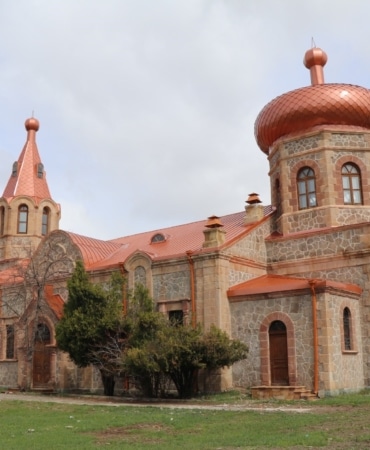 OLTU'DA TARİHİ RUS KİLİSESİ'NİN BİR BÖLÜMÜ KÜTÜPHANE VE KİTAP KAFE OLACAK