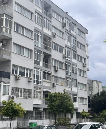 İZMİR'DE BİR BABA TARTIŞTIĞI OĞLUNU BIÇAKLAYARAK ÖLDÜRDÜ