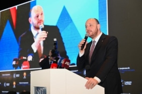 AK PARTİ TEŞKİLAT BAŞKANI BÜYÜKGÜMÜŞ: "SİYASETİ KOLTUK KAPMA OYUNU OLARAK GÖRMEDİK" AK PARTİ GENEL BAŞKAN YARDIMCISI VE TEŞKİLAT BAŞKANI AHMET BÜYÜKGÜMÜŞ: "CHP BİZİM DÜŞMANIMIZ DEĞİL, RAKİBİMİZDİR" "TÜRKİYE ÜZERİNDEN SOSYAL AMELİYATA MÜSAADE ETMEYECEĞİZ"