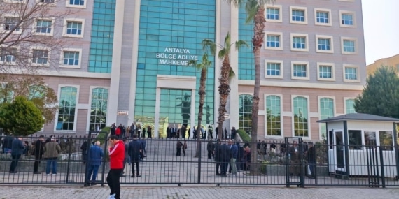 MUHİTTİN BÖCEK'İN DE YARGILANDIĞI DAVADA "TEHDİT" VE "MENFAAT" İDDİALARI MÜŞTEKİ İFADELERİ: "HAYATIM BİTME NOKTASINA GELMİŞ, BEN ŞİKAYETÇİ OLMAYACAĞIM DA KİM ŞİKAYETÇİ OLACAK" "TALEPLER YERİNE GELMEZSE MUHİTTİN BÖCEK BELEDİYE BAŞKANI OLDUĞU SÜRECE GERÇEKLEŞTİREMEZSİN"