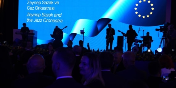 AB TÜRKİYE DELEGASYONU BAŞKANI ORAV: "TÜRKİYE, AVRUPA İÇİN HAYATİ BİR ORTAK" "AVRUPA GÜNÜ" RESEPSİYONLA KUTLANDI