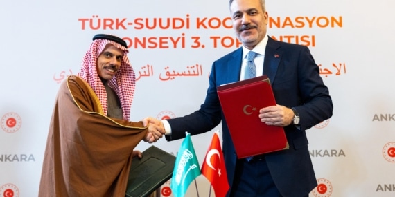TÜRKİYE İLE SUUDİ ARABİSTAN ARASINDA DİPLOMATİK VE HUSUSİ PASAPORTLARA VİZE MUAFİYETİ ANLAŞMASI İMZALANDI