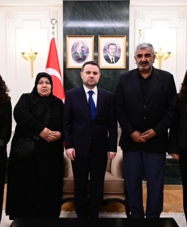 ADALET BAKANI GÜRLEK: "ROJİN, HAYALLERİ YARIM KALMIŞ BİR GENÇ KIZIMIZ, BİZ DEVLET OLARAK BU İŞİN SONUNA KADAR ÜZERİNE GİDECEĞİZ" ADALET BAKANI GÜRLEK ROJİN KABAİŞ'İN AİLESİ VE AVUKATLARI İLE BİR ARAYA GELDİ
