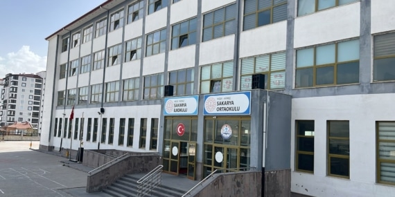 NİĞDE'DE 27 ÖĞRENCİ YEDİKLERİ YEMEKTEN RAHATSIZLANDI