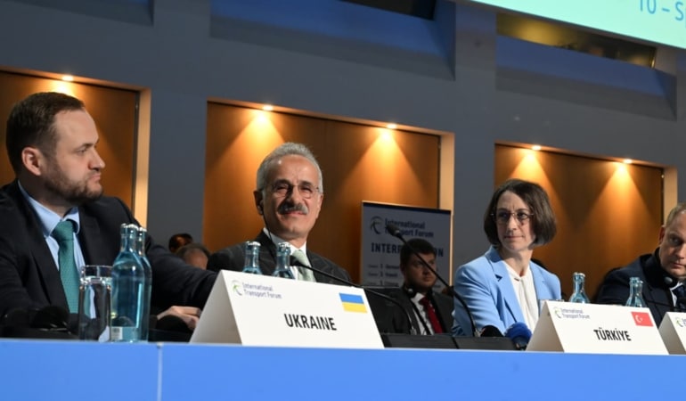 Bakan Uraloğlu’ndan, krizlere karşı dayanıklı ulaştırma
