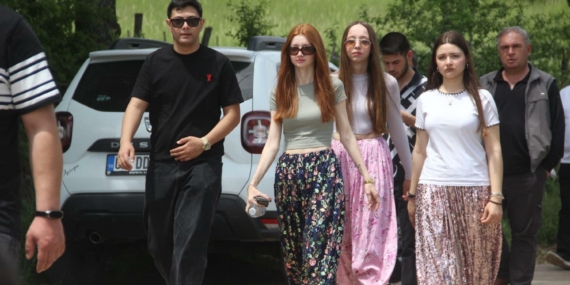 Çanakkale’de 'Aşıklar Sokağı' gençlerle doldu