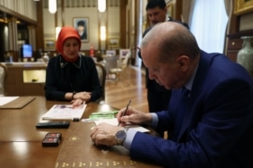 Cumhurbaşkanı Erdoğan, Türk Kızılaya kurban bağışında