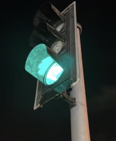 Şişli’de kazada üzerine trafik ışığı devrilen Mısırl